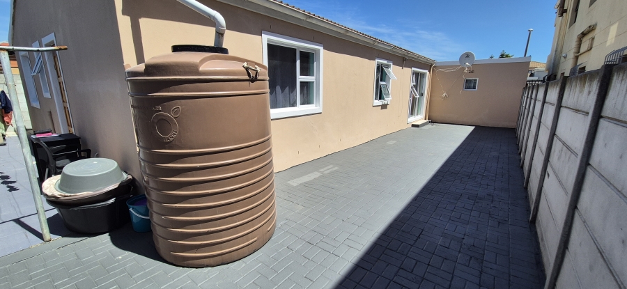 4 Bedroom Property for Sale in Parklands Western Cape